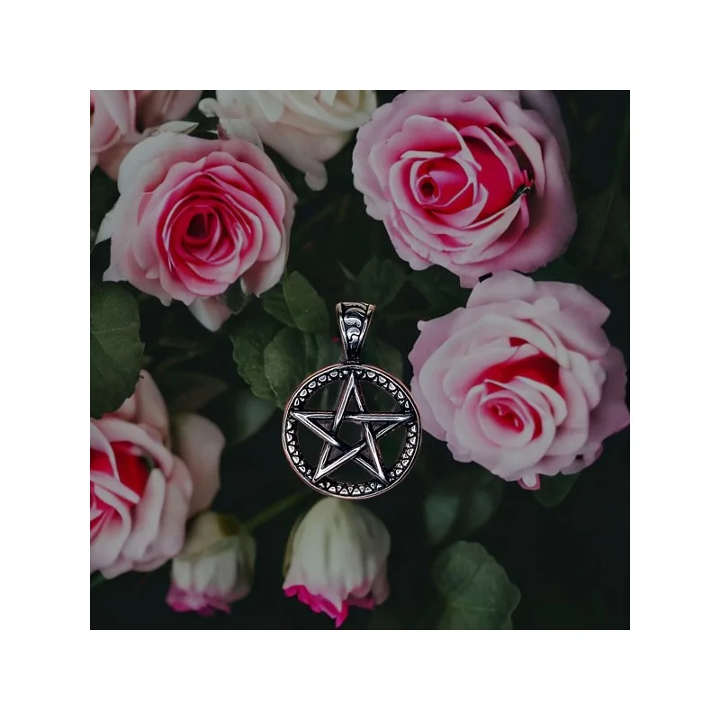 Pendentif pentacle, symbole de protection. bijou de sorcière