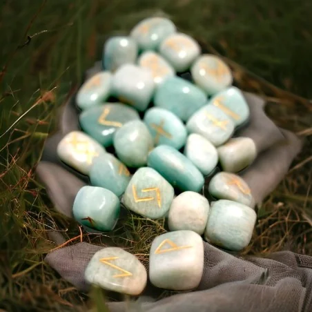 Runes divinatoires - Runes futhark - Runes en Amazonite - Outils divinatoires - La Malle Aux Sorcières