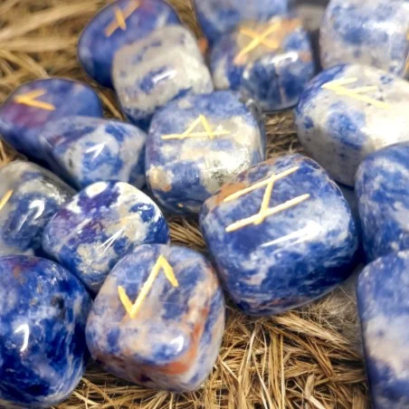 Runes divinatoires - Runes futhark - Runes en pierre - Sodalite - Outils de divination - La Malle Aux Sorcières