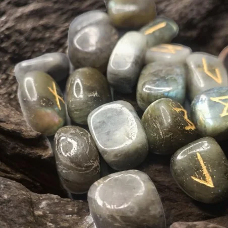 Runes divinatoires - Runes Futhark - Outils de divination - Labradorite- La Malle Aux Sorcières