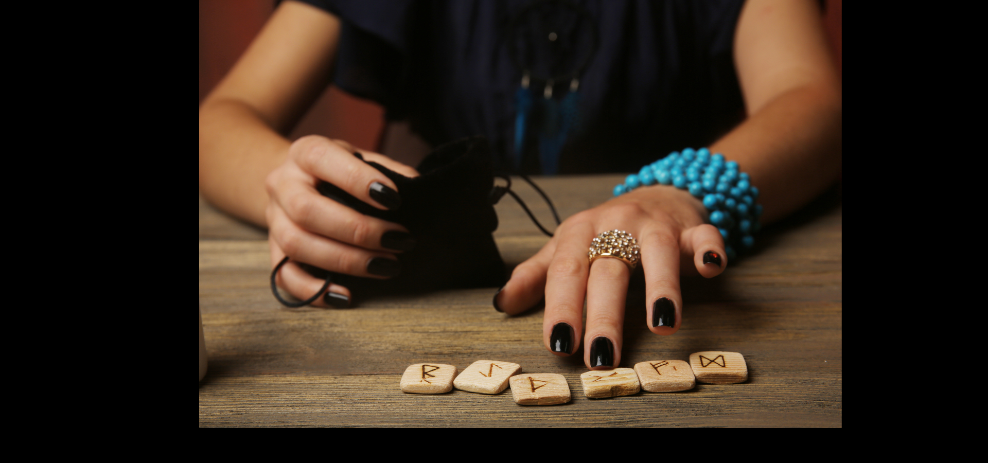 Runes divinatoires - Runes Futhark - Runes en pierre - Outils de divination - La Malle Aux Sorcières