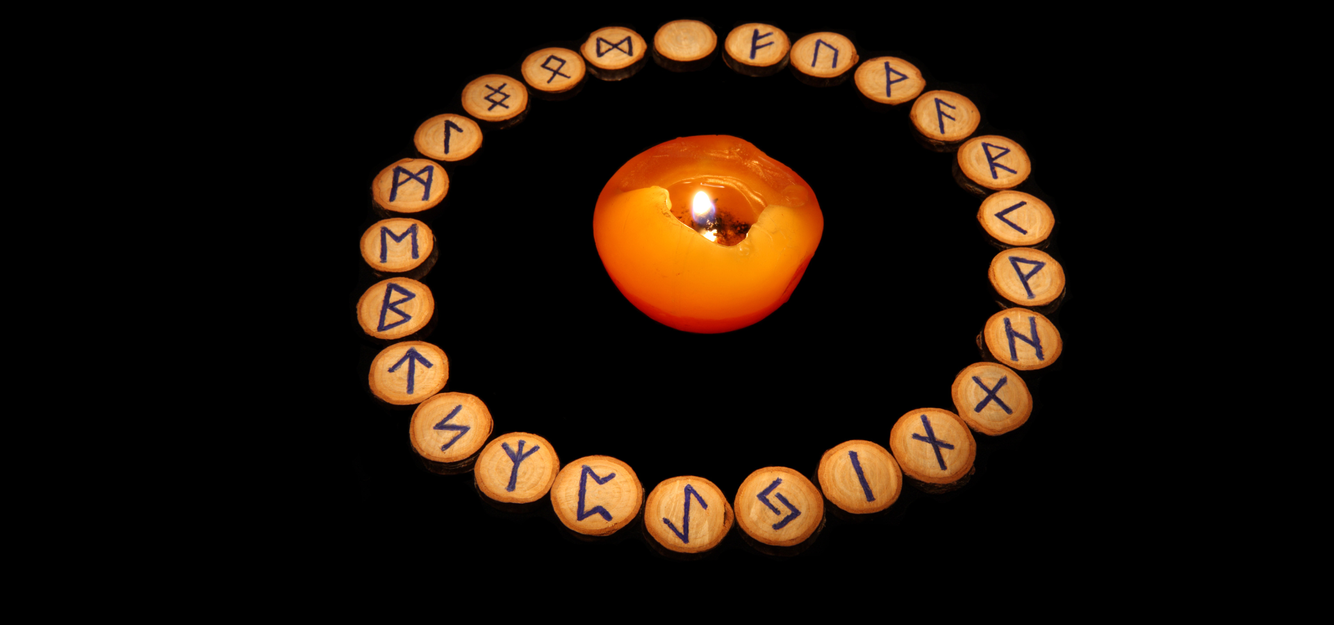 Runes divinatoires - Outil de divination - Runes Futhark - La Malle Aux Sorcières